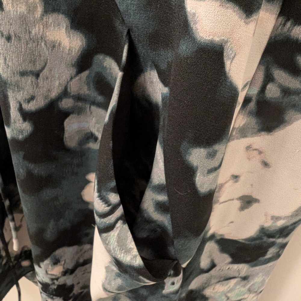 Wilfred Aritzia Black and Gray Floral Wrap Dress Large - Picture 3 of 6